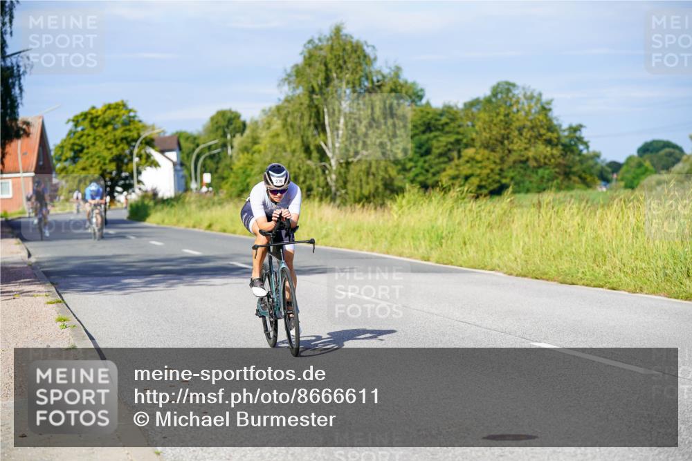 31.08.2025 - Elbe Triathlon Hamburg Michael Burmester http://msf.ph/oto/8666611 31.08.2025 09:37:34 Radfahren 270, 386, 543, 575, 690, 925 meine-sportfotos.de