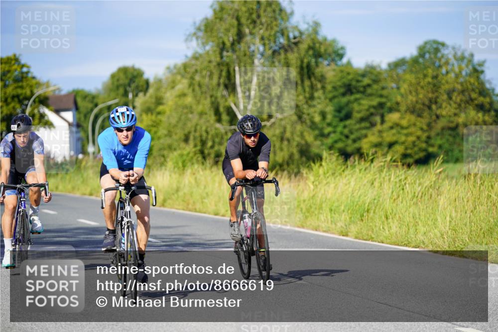 31.08.2025 - Elbe Triathlon Hamburg Michael Burmester http://msf.ph/oto/8666619 31.08.2025 09:37:38 Radfahren 270, 386, 389, 575, 587, 925 meine-sportfotos.de