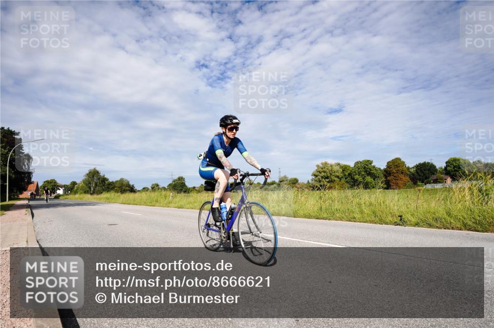 31.08.2025 - Elbe Triathlon Hamburg Michael Burmester http://msf.ph/oto/8666621 31.08.2025 10:34:04 Radfahren 874, 909, 1225 meine-sportfotos.de