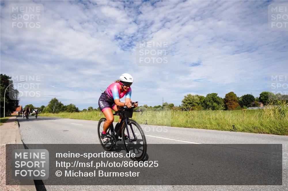 31.08.2025 - Elbe Triathlon Hamburg Michael Burmester http://msf.ph/oto/8666625 31.08.2025 10:34:12 Radfahren 909, 928, 1033, 1090, 1136, 1190 meine-sportfotos.de