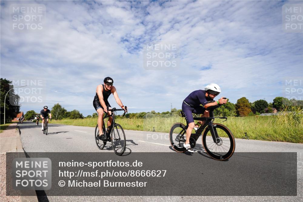 31.08.2025 - Elbe Triathlon Hamburg Michael Burmester http://msf.ph/oto/8666627 31.08.2025 10:34:14 Radfahren 909, 928, 1033, 1090, 1136, 1167, 1190 meine-sportfotos.de