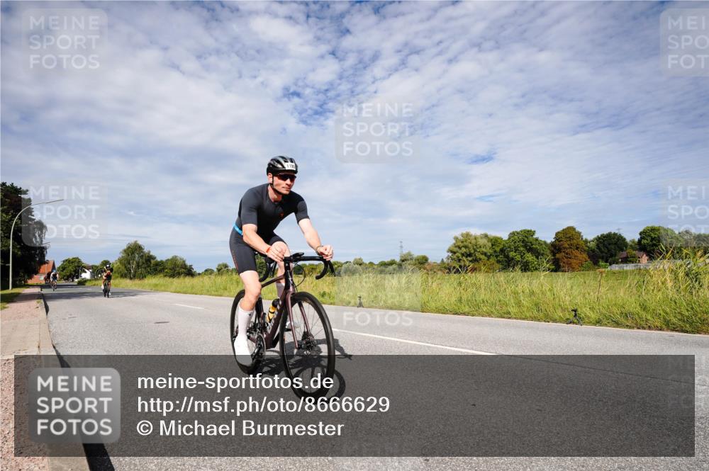 31.08.2025 - Elbe Triathlon Hamburg Michael Burmester http://msf.ph/oto/8666629 31.08.2025 10:34:15 Radfahren 928, 1033, 1090, 1136, 1167, 1190 meine-sportfotos.de