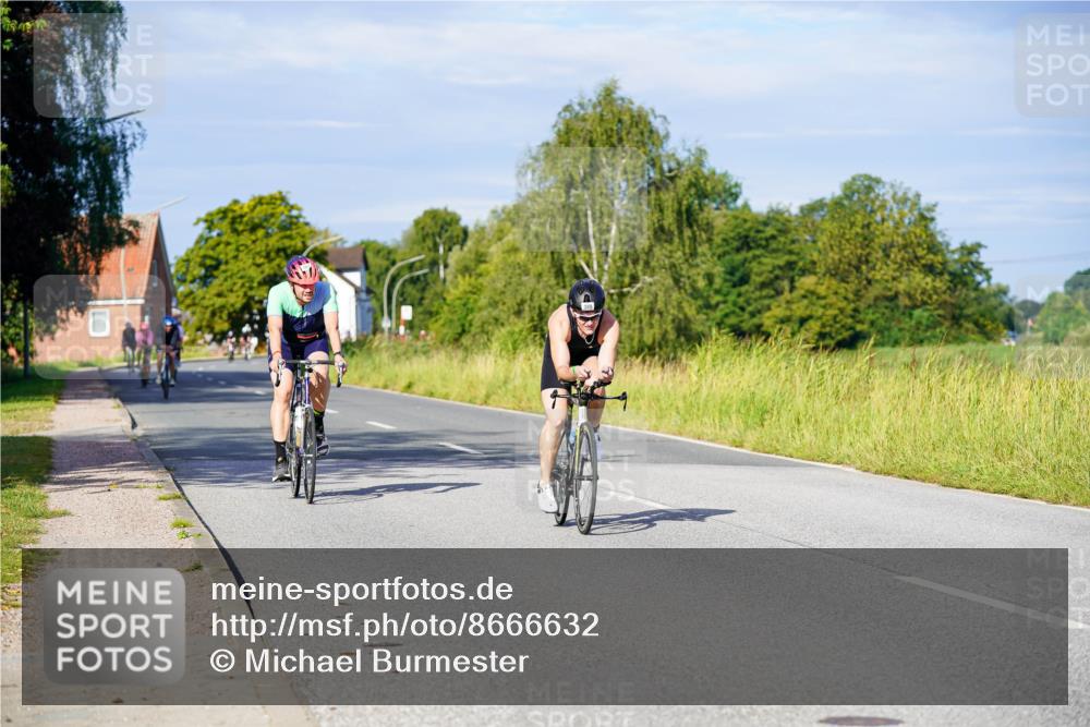 31.08.2025 - Elbe Triathlon Hamburg Michael Burmester http://msf.ph/oto/8666632 31.08.2025 09:37:42 Radfahren 386, 389, 575, 587, 704, 925 meine-sportfotos.de
