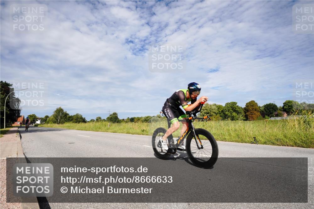 31.08.2025 - Elbe Triathlon Hamburg Michael Burmester http://msf.ph/oto/8666633 31.08.2025 10:34:17 Radfahren 928, 1033, 1090, 1136, 1167, 1190 meine-sportfotos.de