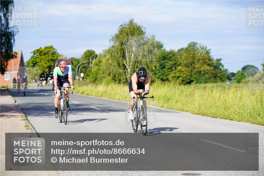 31.08.2025 - Elbe Triathlon Hamburg Michael Burmester http://msf.ph/oto/8666634 31.08.2025 09:37:42 Radfahren 386, 389, 575, 587, 704, 925 meine-sportfotos.de