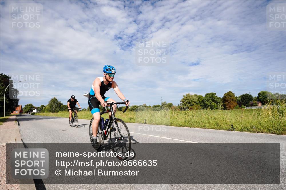 31.08.2025 - Elbe Triathlon Hamburg Michael Burmester http://msf.ph/oto/8666635 31.08.2025 10:34:20 Radfahren 928, 1167, 1176 meine-sportfotos.de