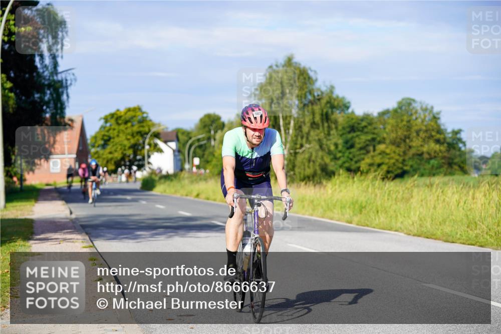 31.08.2025 - Elbe Triathlon Hamburg Michael Burmester http://msf.ph/oto/8666637 31.08.2025 09:37:43 Radfahren 371, 389, 587, 704 meine-sportfotos.de