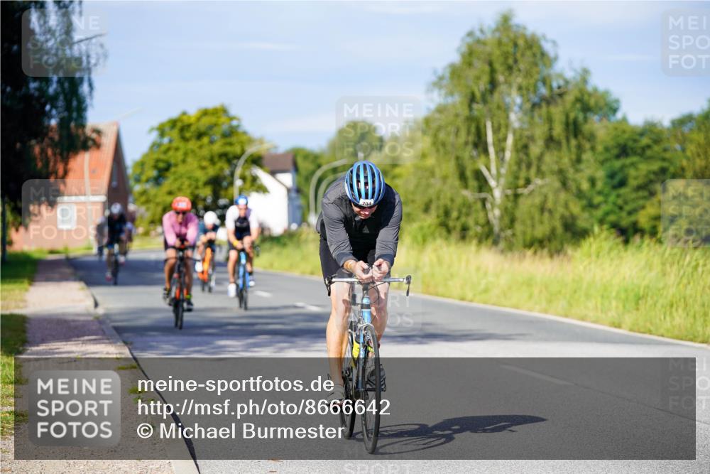 31.08.2025 - Elbe Triathlon Hamburg Michael Burmester http://msf.ph/oto/8666642 31.08.2025 09:37:47 Radfahren 371, 379, 512, 587, 704, 768 meine-sportfotos.de