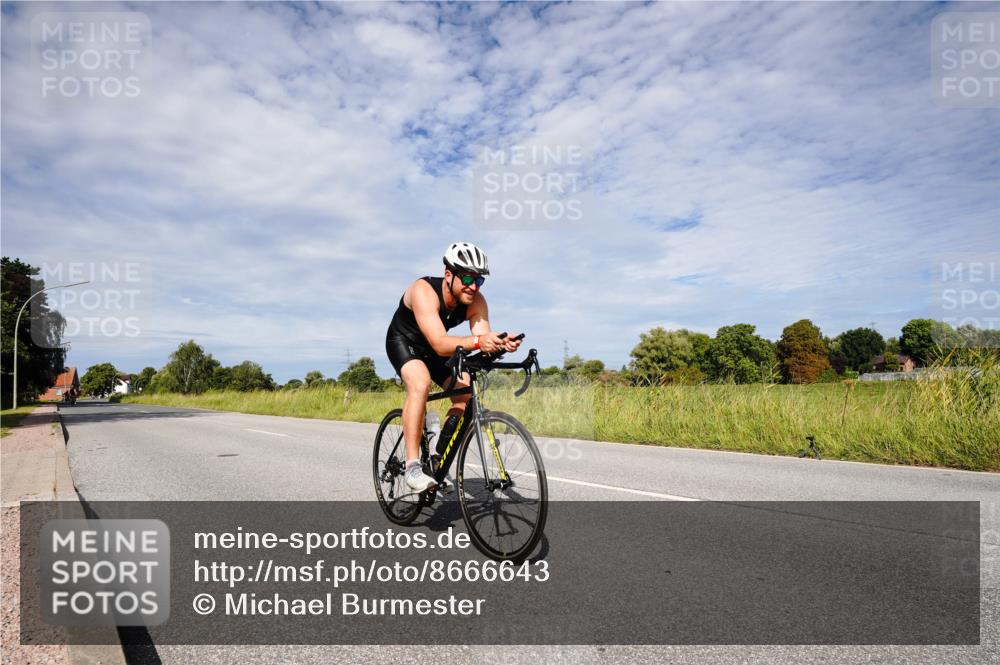31.08.2025 - Elbe Triathlon Hamburg Michael Burmester http://msf.ph/oto/8666643 31.08.2025 10:34:28 Radfahren 968, 1146, 1176, 1204 meine-sportfotos.de