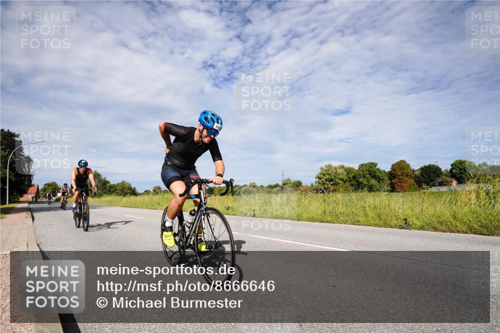 31.08.2025 - Elbe Triathlon Hamburg Michael Burmester http://msf.ph/oto/8666646 31.08.2025 10:34:35 Radfahren 947, 968, 1078, 1150, 1204, 1221 meine-sportfotos.de