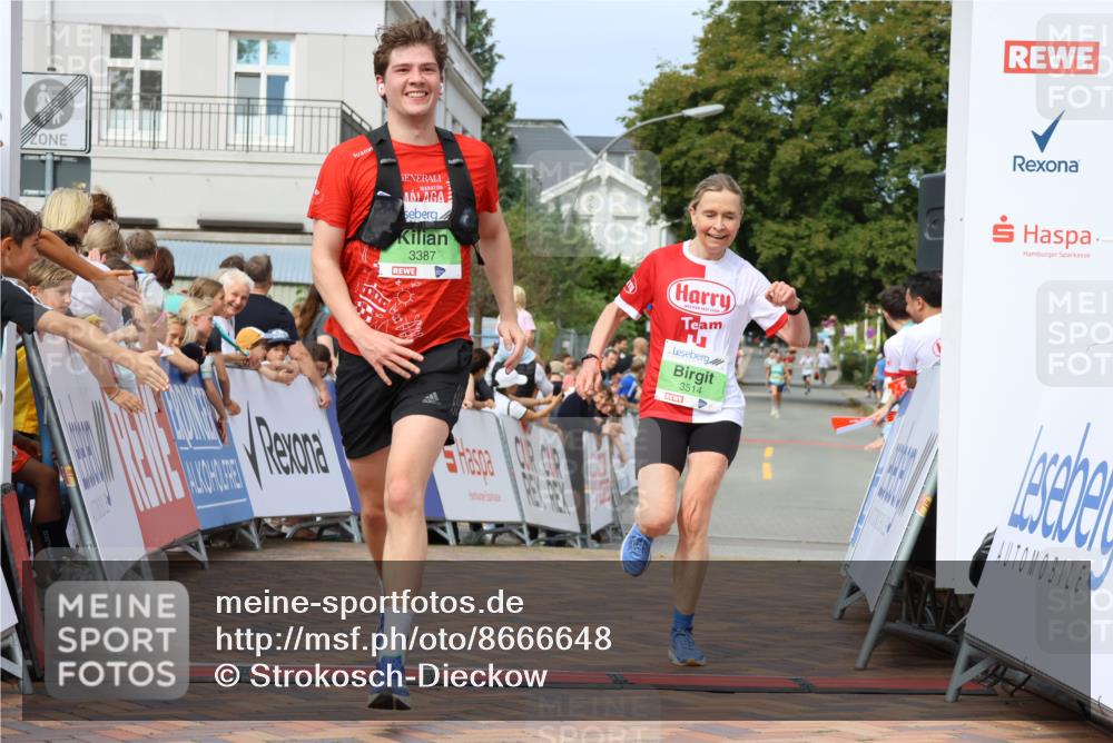 31.08.2025 - 21. Blankeneser Heldenlauf Strokosch-Dieckow http://msf.ph/oto/8666648 31.08.2025 10:58:08 Ziel 3389, 3514, 3425, 3387 meine-sportfotos.de