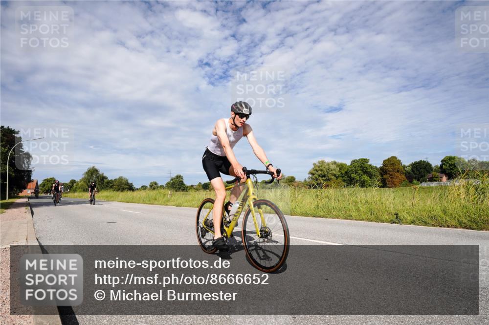 31.08.2025 - Elbe Triathlon Hamburg Michael Burmester http://msf.ph/oto/8666652 31.08.2025 10:34:37 Radfahren 404, 947, 968, 1078, 1150, 1204, 1221 meine-sportfotos.de