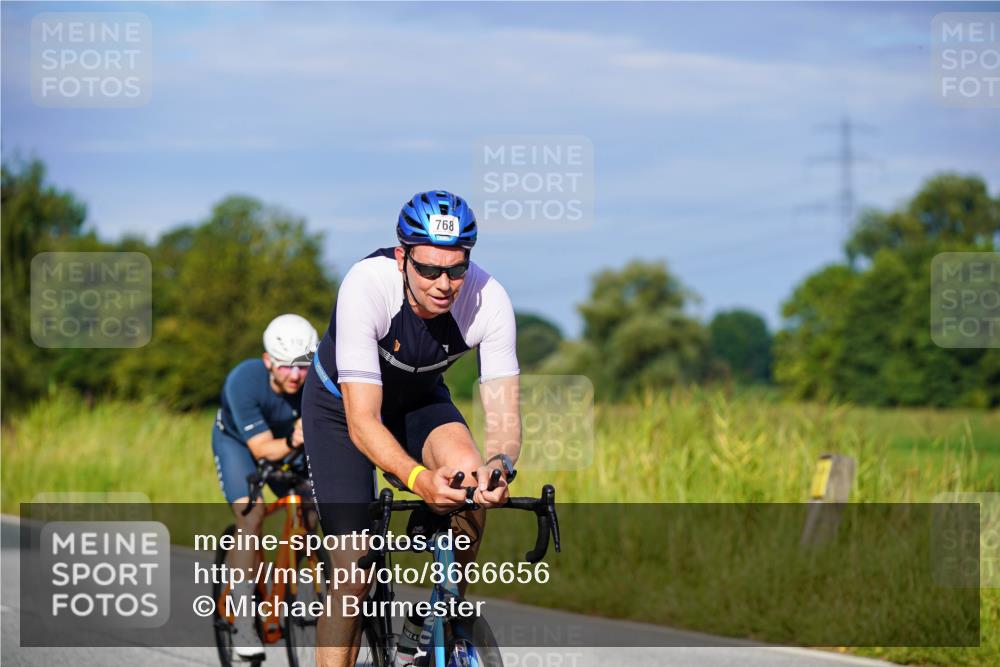 31.08.2025 - Elbe Triathlon Hamburg Michael Burmester http://msf.ph/oto/8666656 31.08.2025 09:37:51 Radfahren 351, 371, 379, 435, 456, 512, 597, 704, 768 meine-sportfotos.de