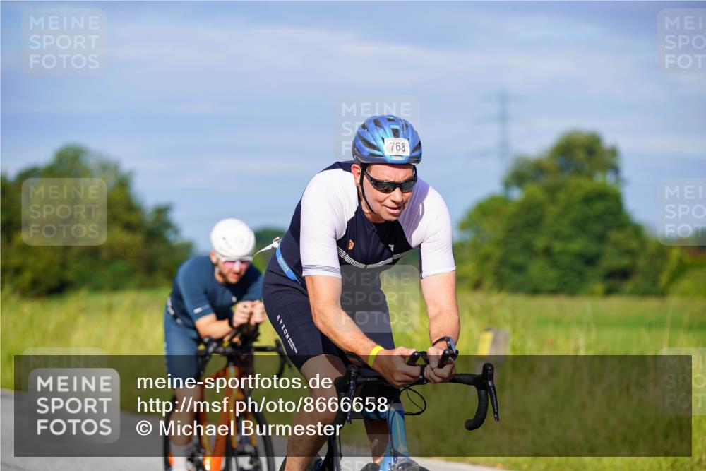 31.08.2025 - Elbe Triathlon Hamburg Michael Burmester http://msf.ph/oto/8666658 31.08.2025 09:37:51 Radfahren 351, 371, 379, 435, 456, 512, 597, 704, 768 meine-sportfotos.de