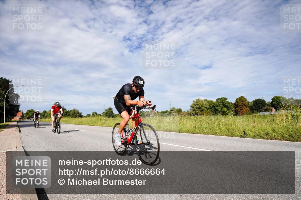 31.08.2025 - Elbe Triathlon Hamburg Michael Burmester http://msf.ph/oto/8666664 31.08.2025 10:34:49 Radfahren 841, 1231, 1244 meine-sportfotos.de