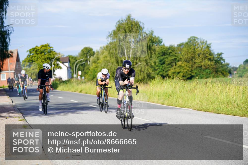 31.08.2025 - Elbe Triathlon Hamburg Michael Burmester http://msf.ph/oto/8666665 31.08.2025 09:37:55 Radfahren 351, 379, 435, 456, 540, 554, 597 meine-sportfotos.de