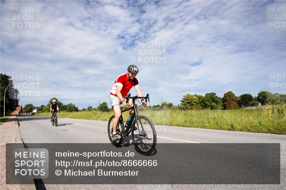 31.08.2025 - Elbe Triathlon Hamburg Michael Burmester http://msf.ph/oto/8666666 31.08.2025 10:34:50 Radfahren 841, 1231, 1244 meine-sportfotos.de