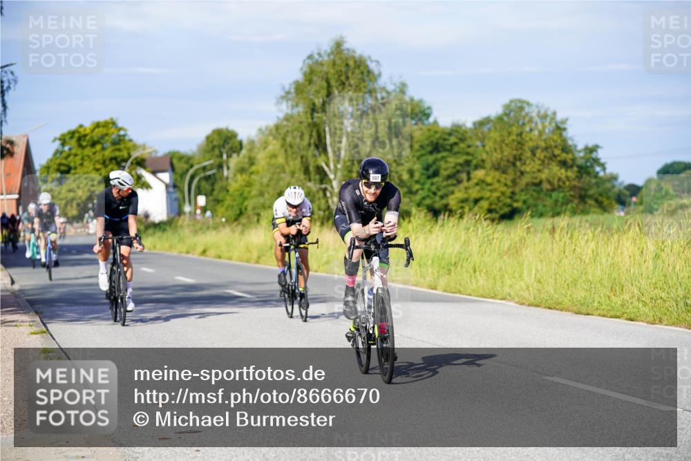 31.08.2025 - Elbe Triathlon Hamburg Michael Burmester http://msf.ph/oto/8666670 31.08.2025 09:37:55 Radfahren 351, 379, 435, 456, 540, 554, 597 meine-sportfotos.de