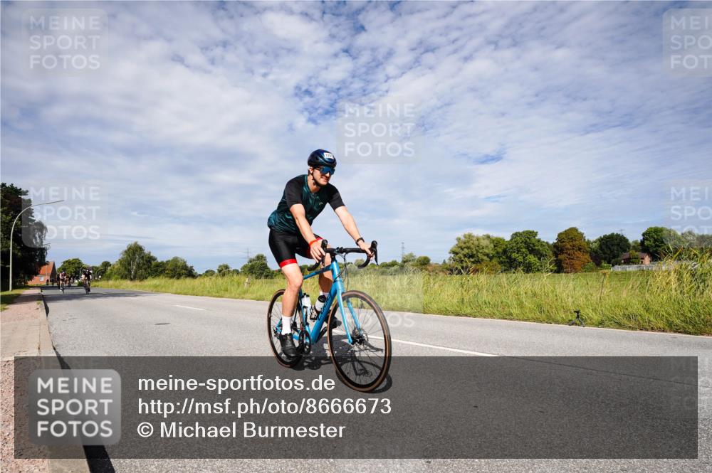 31.08.2025 - Elbe Triathlon Hamburg Michael Burmester http://msf.ph/oto/8666673 31.08.2025 10:35:02 Radfahren 901, 1034, 1045, 1126, 1205, 1236 meine-sportfotos.de