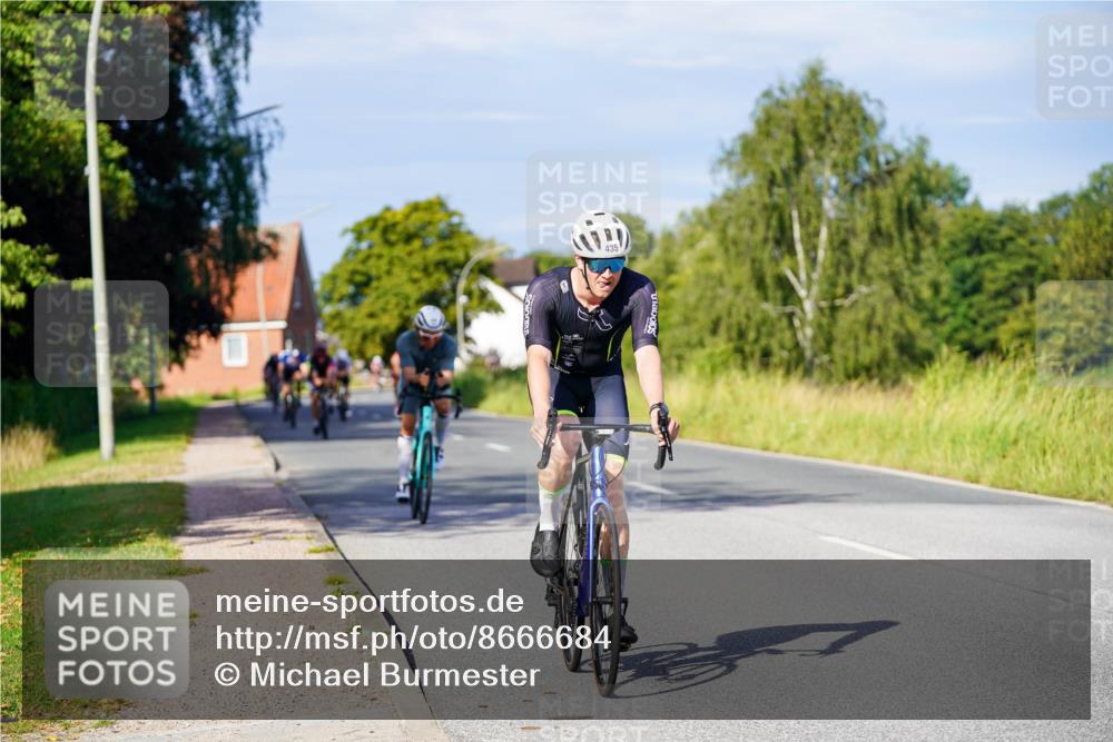 31.08.2025 - Elbe Triathlon Hamburg Michael Burmester http://msf.ph/oto/8666684 31.08.2025 09:37:58 Radfahren 252, 351, 391, 435, 456, 540, 551, 554, 597 meine-sportfotos.de