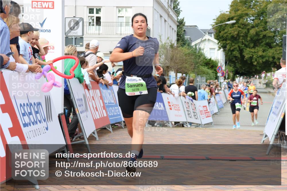 31.08.2025 - 21. Blankeneser Heldenlauf Strokosch-Dieckow http://msf.ph/oto/8666689 31.08.2025 11:16:40 Ziel 3031, 3278, 3308 meine-sportfotos.de