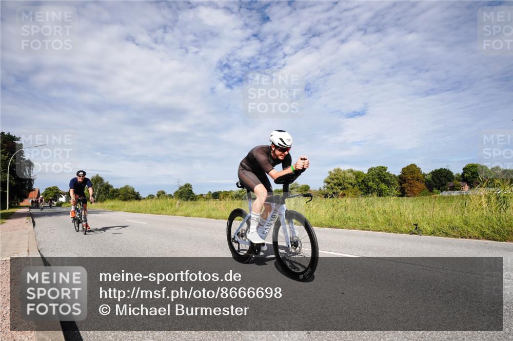 31.08.2025 - Elbe Triathlon Hamburg Michael Burmester http://msf.ph/oto/8666698 31.08.2025 10:35:34 Radfahren 777, 803, 903, 986, 1081, 1100 meine-sportfotos.de