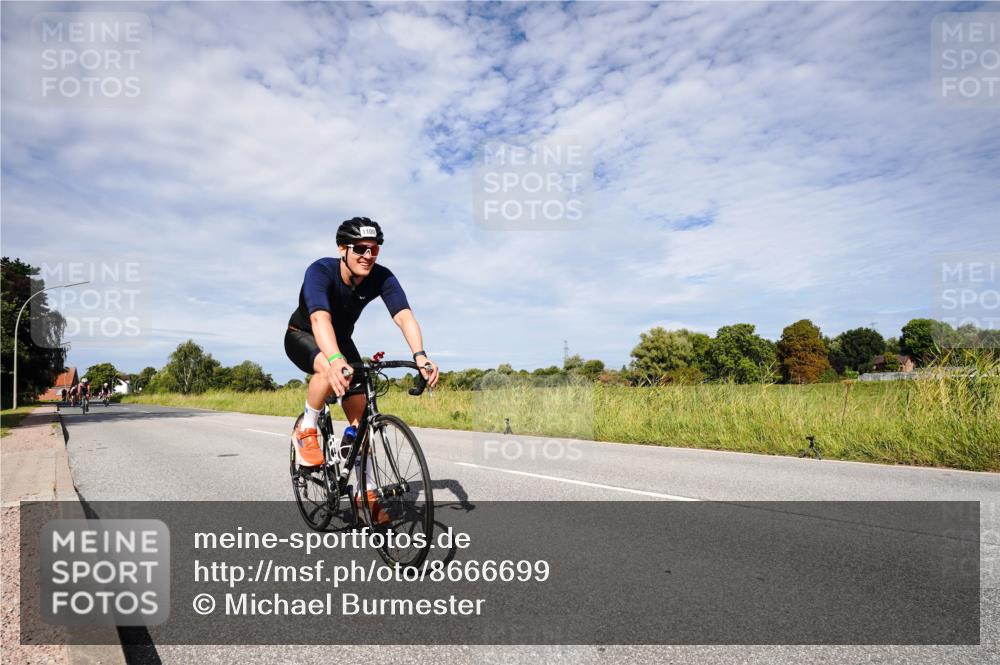 31.08.2025 - Elbe Triathlon Hamburg Michael Burmester http://msf.ph/oto/8666699 31.08.2025 10:35:35 Radfahren 777, 803, 903, 986, 1023, 1081, 1100 meine-sportfotos.de
