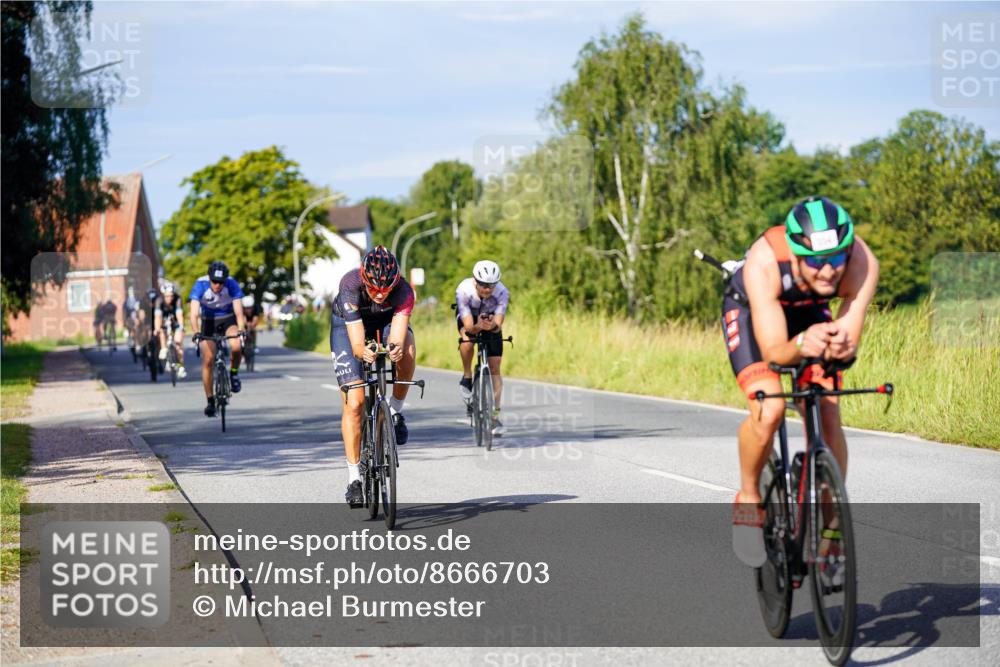 31.08.2025 - Elbe Triathlon Hamburg Michael Burmester http://msf.ph/oto/8666703 31.08.2025 09:38:02 Radfahren 252, 304, 335, 391, 403, 405, 540, 551, 554, 854, 895 meine-sportfotos.de