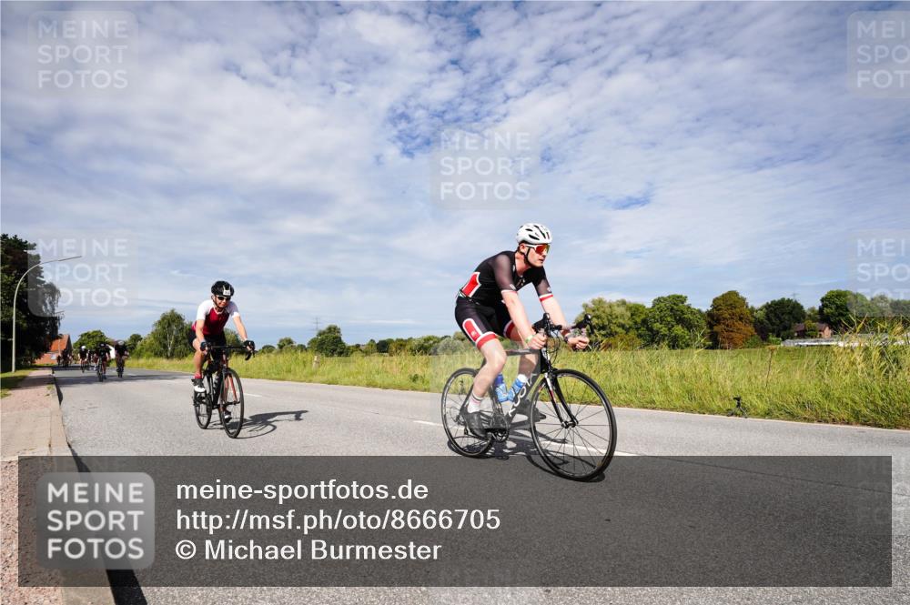 31.08.2025 - Elbe Triathlon Hamburg Michael Burmester http://msf.ph/oto/8666705 31.08.2025 10:35:40 Radfahren 777, 803, 903, 986, 1023, 1036, 1101, 1156, 1228 meine-sportfotos.de