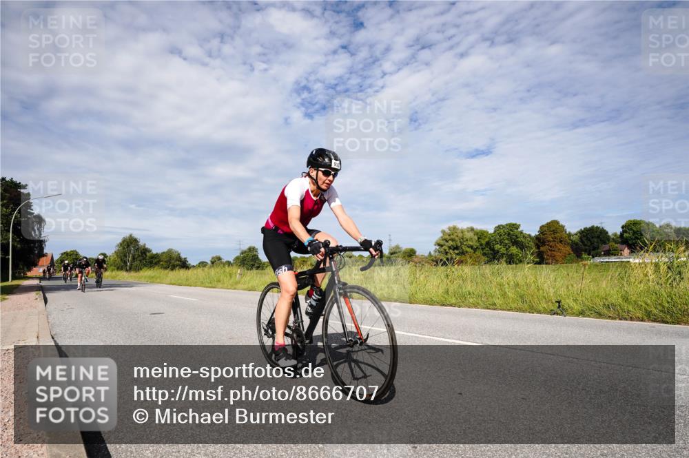 31.08.2025 - Elbe Triathlon Hamburg Michael Burmester http://msf.ph/oto/8666707 31.08.2025 10:35:40 Radfahren 777, 803, 903, 986, 1023, 1036, 1101, 1156, 1228 meine-sportfotos.de