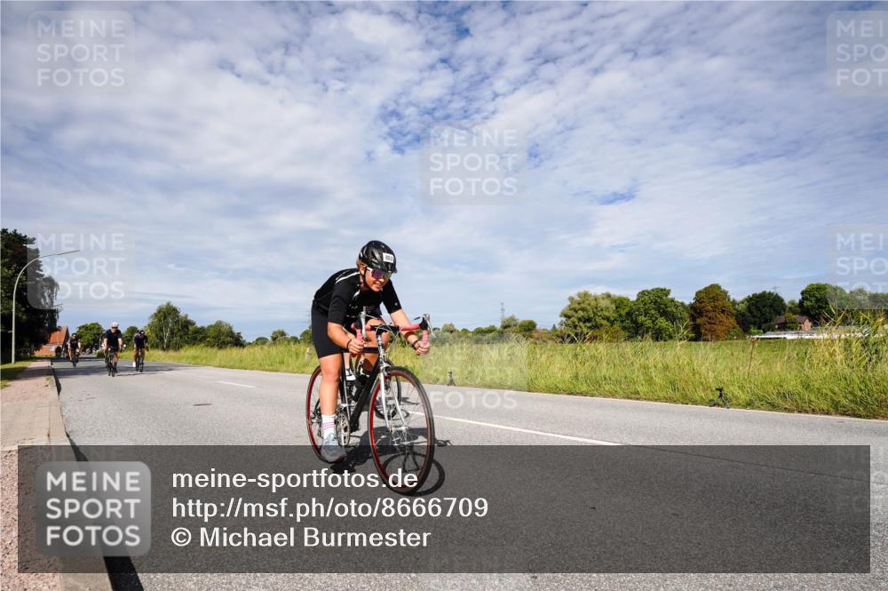 31.08.2025 - Elbe Triathlon Hamburg Michael Burmester http://msf.ph/oto/8666709 31.08.2025 10:35:42 Radfahren 803, 903, 986, 1023, 1036, 1101, 1156, 1228 meine-sportfotos.de