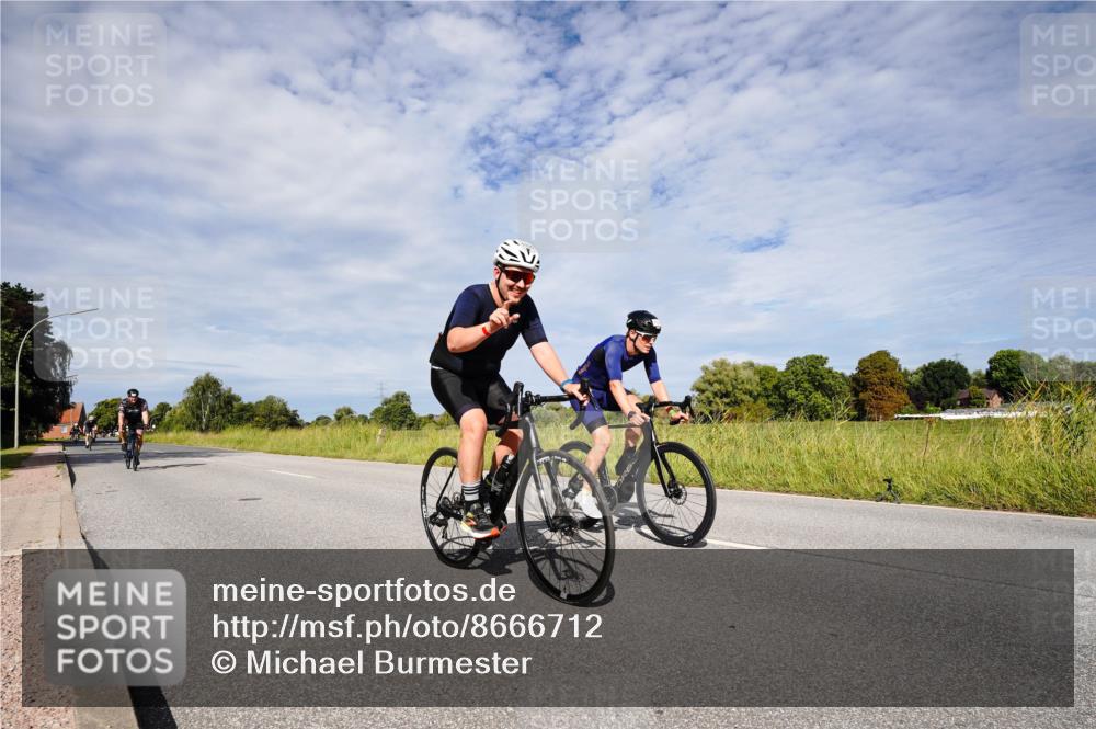 31.08.2025 - Elbe Triathlon Hamburg Michael Burmester http://msf.ph/oto/8666712 31.08.2025 10:35:44 Radfahren 803, 1023, 1036, 1064, 1101, 1156, 1186, 1228 meine-sportfotos.de
