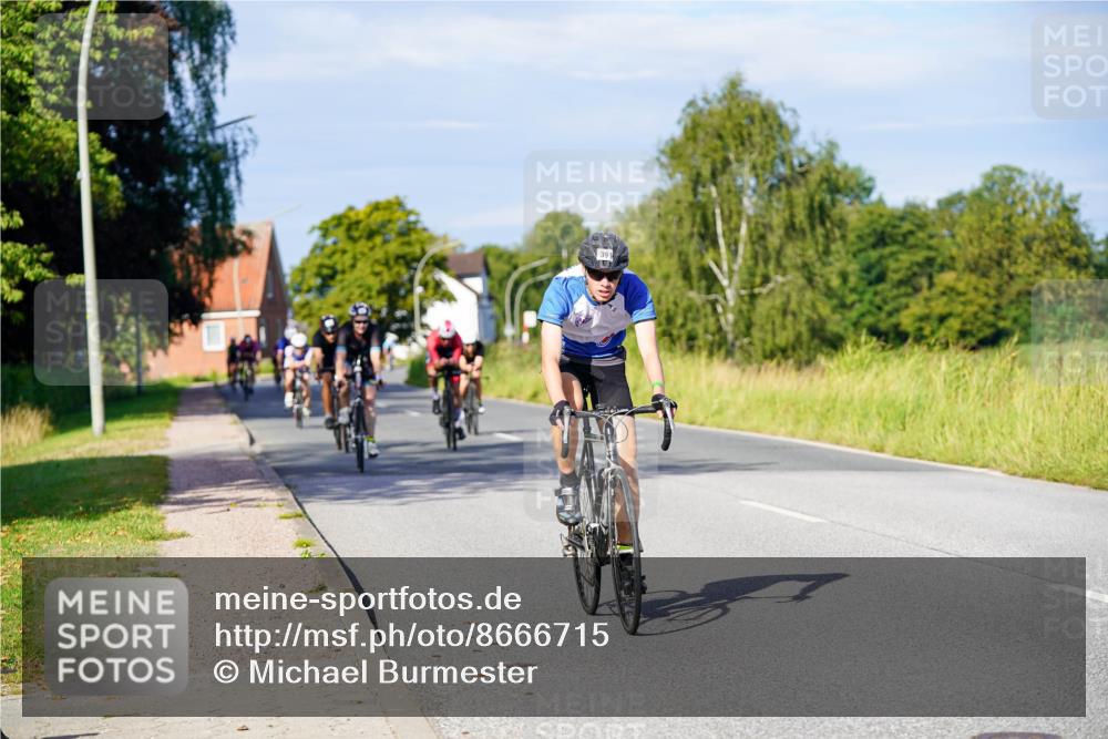31.08.2025 - Elbe Triathlon Hamburg Michael Burmester http://msf.ph/oto/8666715 31.08.2025 09:38:04 Radfahren 252, 304, 335, 370, 391, 403, 405, 551, 554, 854, 895 meine-sportfotos.de