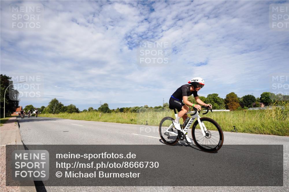 31.08.2025 - Elbe Triathlon Hamburg Michael Burmester http://msf.ph/oto/8666730 31.08.2025 10:35:55 Radfahren 760, 911, 921, 923, 930, 1005, 1125, 1199, 1229, 1237 meine-sportfotos.de