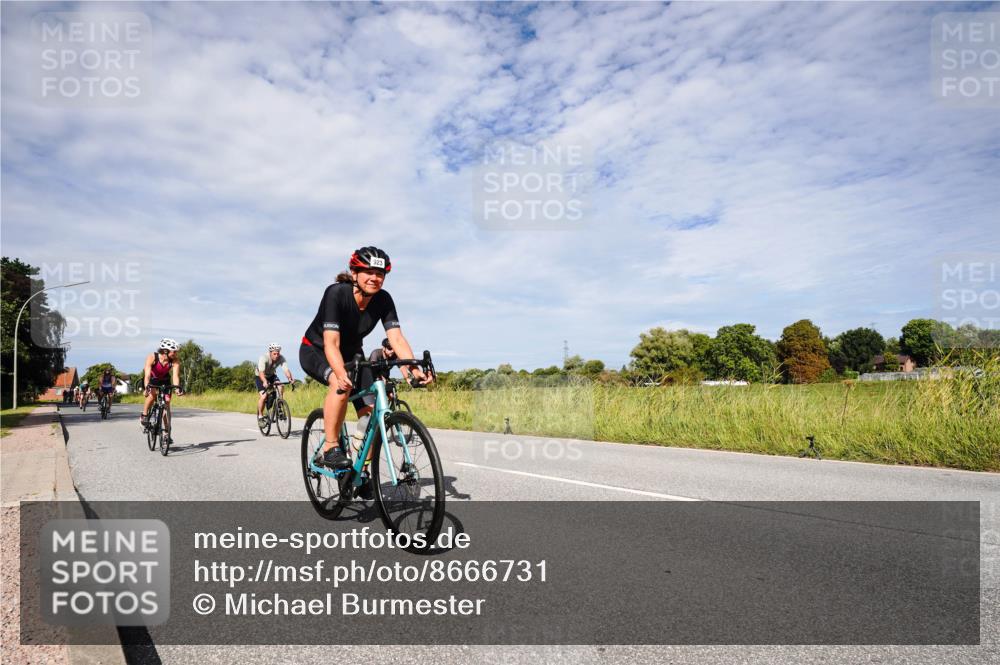 31.08.2025 - Elbe Triathlon Hamburg Michael Burmester http://msf.ph/oto/8666731 31.08.2025 10:35:59 Radfahren 760, 911, 923, 1125, 1199, 1229, 1242 meine-sportfotos.de