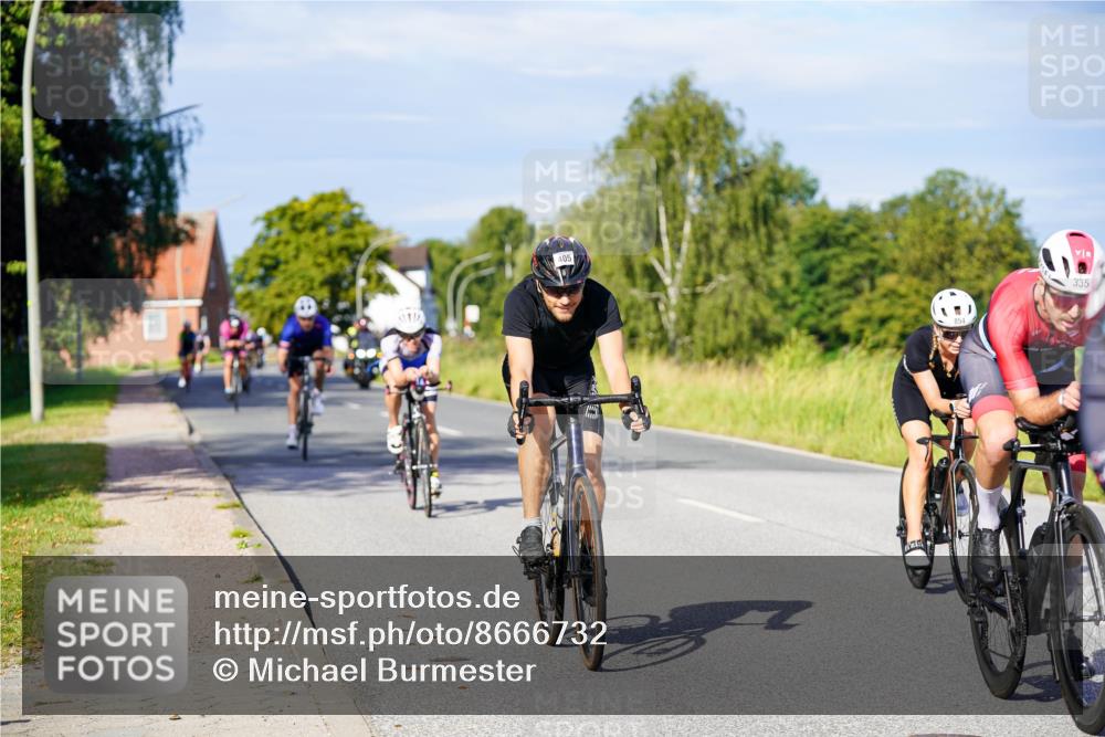 31.08.2025 - Elbe Triathlon Hamburg Michael Burmester http://msf.ph/oto/8666732 31.08.2025 09:38:07 Radfahren 304, 335, 370, 391, 403, 405, 788, 854, 895 meine-sportfotos.de