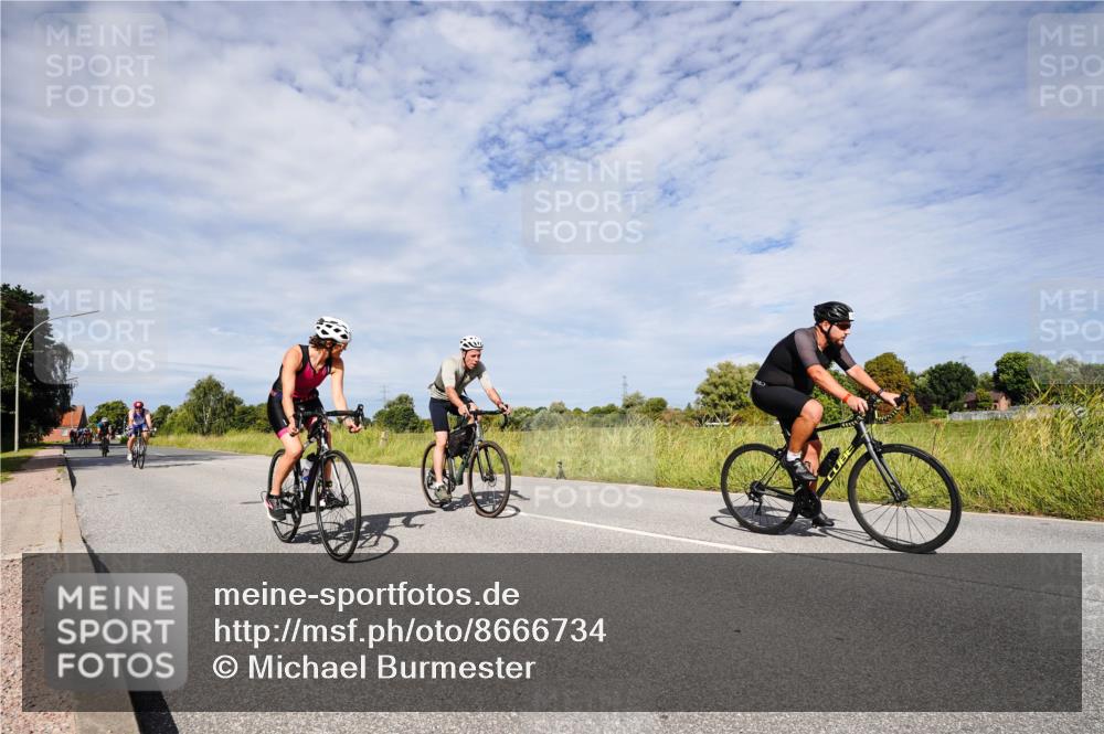 31.08.2025 - Elbe Triathlon Hamburg Michael Burmester http://msf.ph/oto/8666734 31.08.2025 10:36:00 Radfahren 760, 911, 915, 923, 1125, 1199, 1229, 1242 meine-sportfotos.de