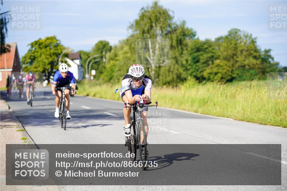 31.08.2025 - Elbe Triathlon Hamburg Michael Burmester http://msf.ph/oto/8666735 31.08.2025 09:38:08 Radfahren 289, 304, 335, 370, 391, 403, 405, 506, 788, 854, 895 meine-sportfotos.de