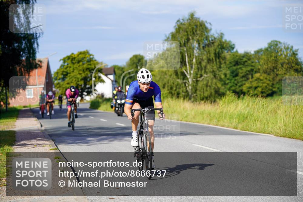 31.08.2025 - Elbe Triathlon Hamburg Michael Burmester http://msf.ph/oto/8666737 31.08.2025 09:38:09 Radfahren 289, 304, 335, 370, 403, 405, 506, 788, 854, 895 meine-sportfotos.de