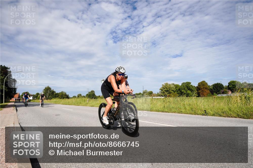 31.08.2025 - Elbe Triathlon Hamburg Michael Burmester http://msf.ph/oto/8666745 31.08.2025 10:36:09 Radfahren 781, 807, 828, 915, 1000, 1001, 1217, 1242, 1245 meine-sportfotos.de