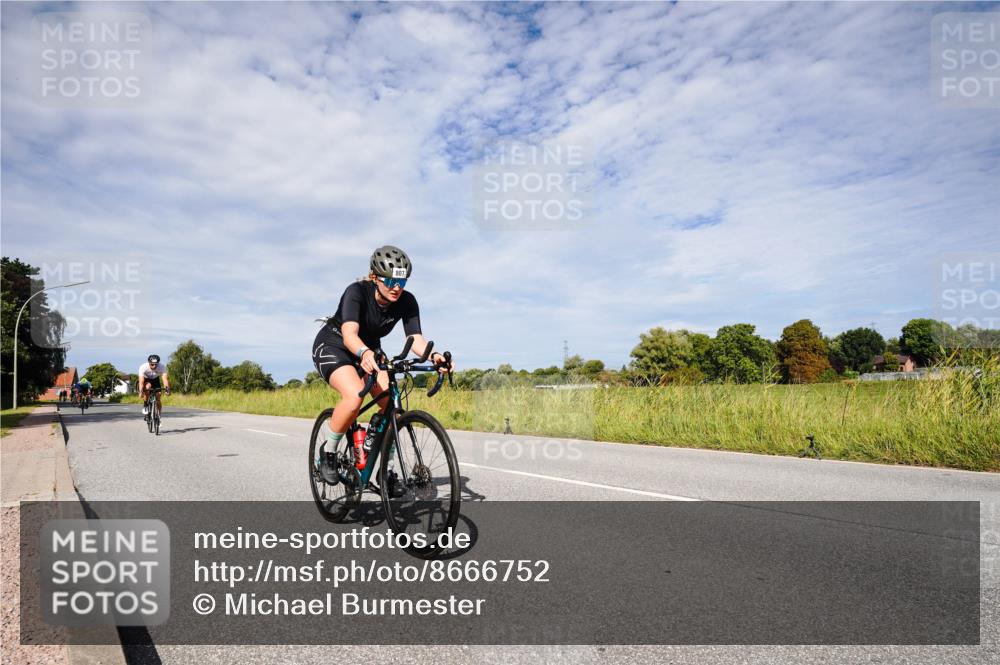 31.08.2025 - Elbe Triathlon Hamburg Michael Burmester http://msf.ph/oto/8666752 31.08.2025 10:36:13 Radfahren 781, 807, 1000, 1001, 1009, 1114, 1245 meine-sportfotos.de