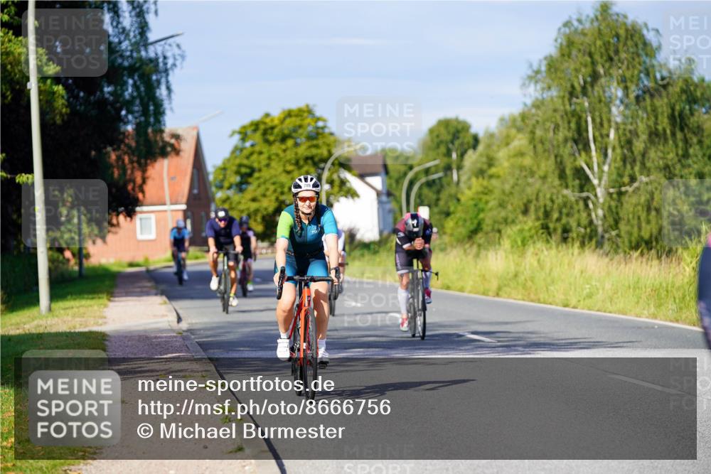 31.08.2025 - Elbe Triathlon Hamburg Michael Burmester http://msf.ph/oto/8666756 31.08.2025 09:38:14 Radfahren 267, 289, 370, 402, 472, 506, 699, 788 meine-sportfotos.de
