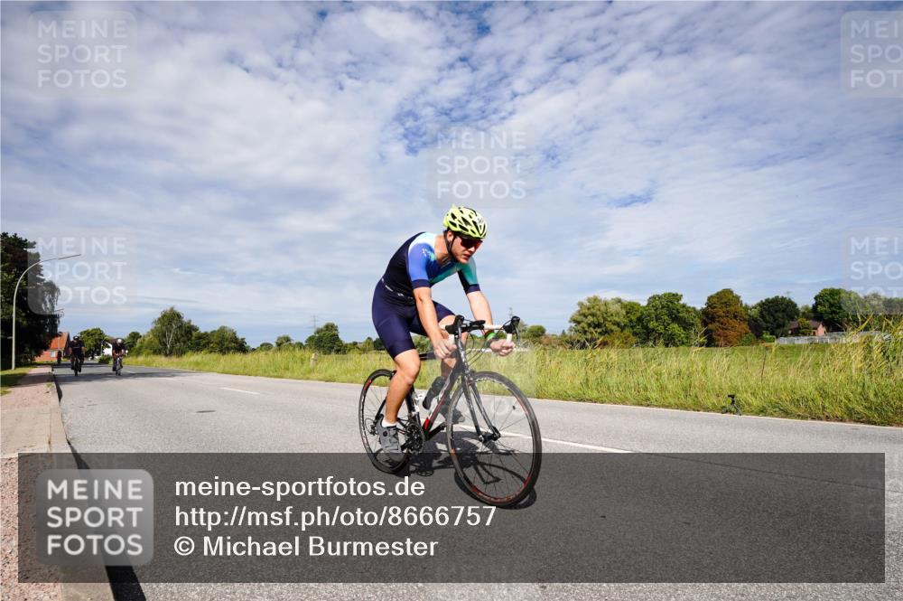 31.08.2025 - Elbe Triathlon Hamburg Michael Burmester http://msf.ph/oto/8666757 31.08.2025 10:36:16 Radfahren 807, 1000, 1001, 1009, 1114 meine-sportfotos.de