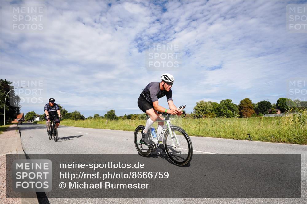 31.08.2025 - Elbe Triathlon Hamburg Michael Burmester http://msf.ph/oto/8666759 31.08.2025 10:36:19 Radfahren 681, 1009, 1114 meine-sportfotos.de