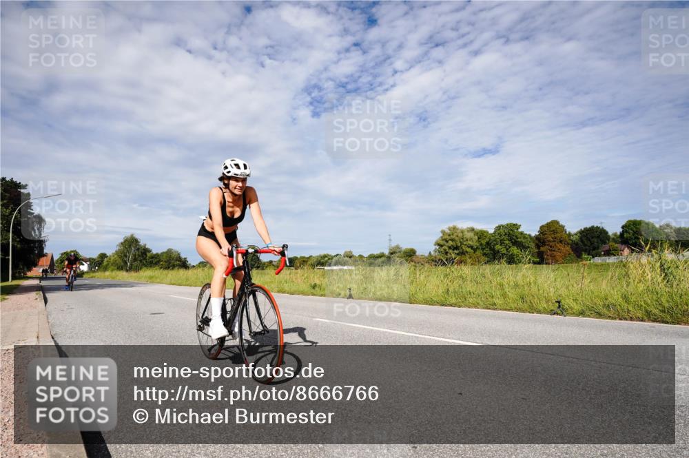 31.08.2025 - Elbe Triathlon Hamburg Michael Burmester http://msf.ph/oto/8666766 31.08.2025 10:36:27 Radfahren 681, 877, 1007, 1012 meine-sportfotos.de