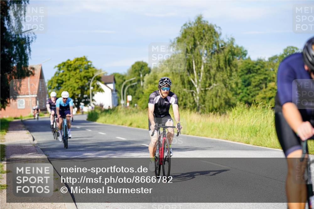 31.08.2025 - Elbe Triathlon Hamburg Michael Burmester http://msf.ph/oto/8666782 31.08.2025 09:38:19 Radfahren 267, 402, 472, 524, 699 meine-sportfotos.de