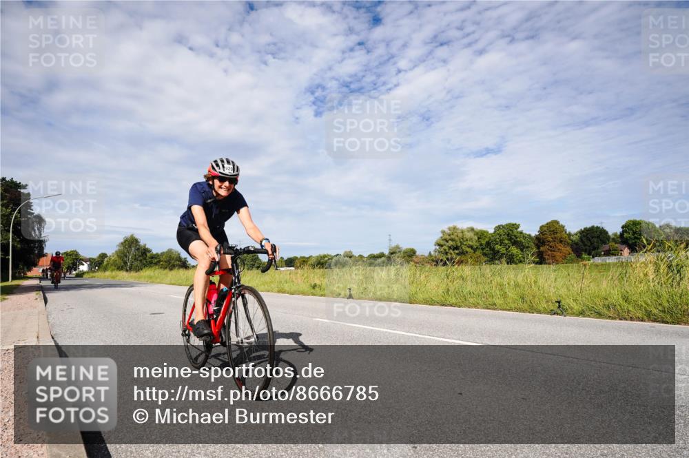 31.08.2025 - Elbe Triathlon Hamburg Michael Burmester http://msf.ph/oto/8666785 31.08.2025 10:36:44 Radfahren 920, 998, 1024, 1067, 1113, 1124, 1135, 1137 meine-sportfotos.de