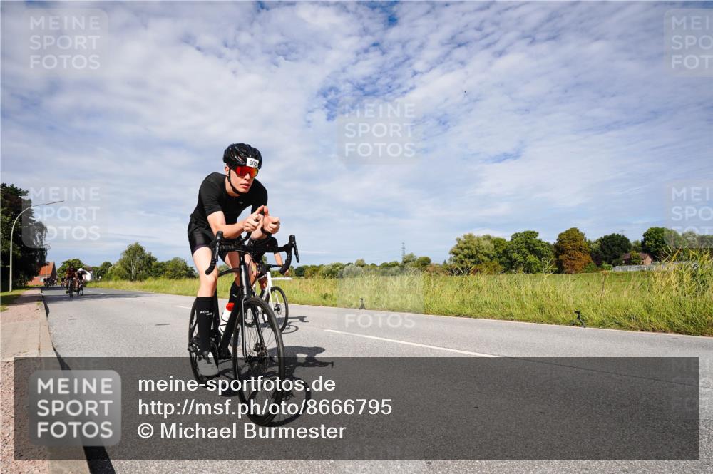 31.08.2025 - Elbe Triathlon Hamburg Michael Burmester http://msf.ph/oto/8666795 31.08.2025 10:36:52 Radfahren 892, 953, 963, 983, 998, 1056, 1067, 1124, 1135, 1178 meine-sportfotos.de