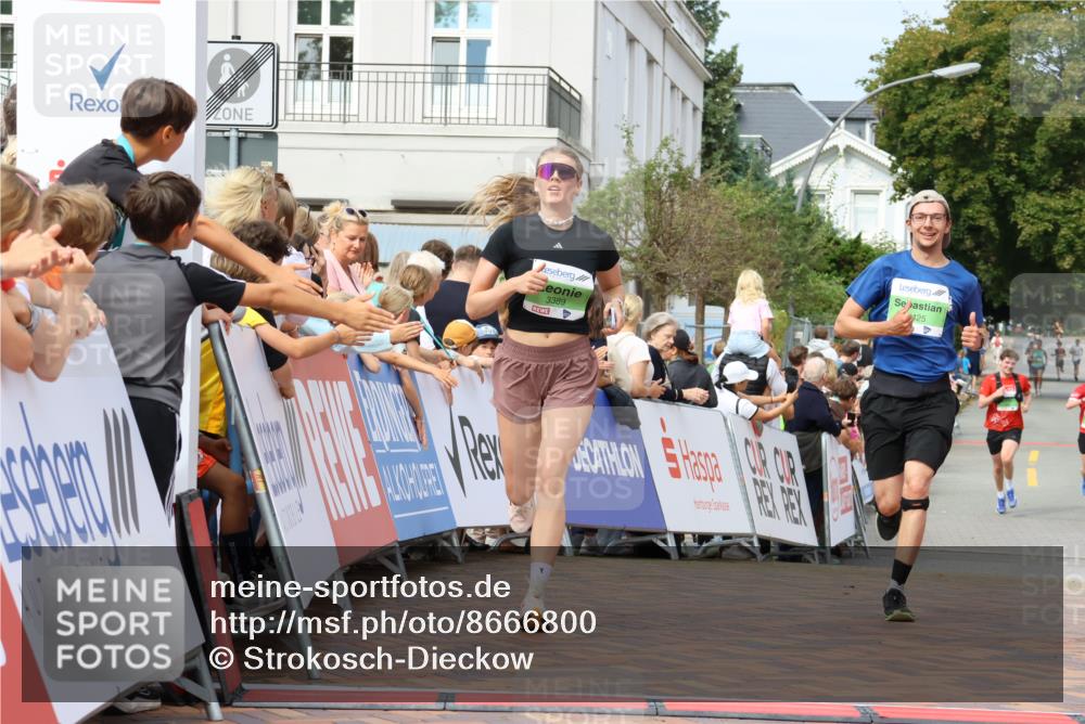31.08.2025 - 21. Blankeneser Heldenlauf Strokosch-Dieckow http://msf.ph/oto/8666800 31.08.2025 10:58:02 Ziel 3389, 3460, 3425 meine-sportfotos.de