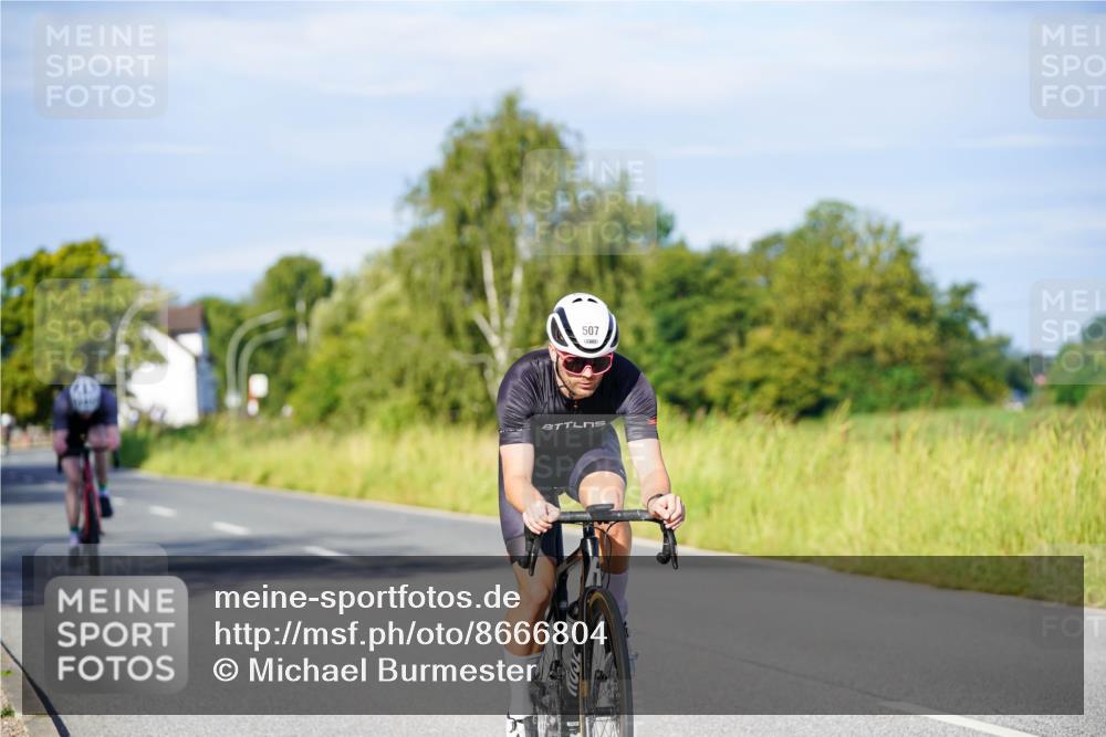 31.08.2025 - Elbe Triathlon Hamburg Michael Burmester http://msf.ph/oto/8666804 31.08.2025 09:38:29 Radfahren 454, 507, 701 meine-sportfotos.de
